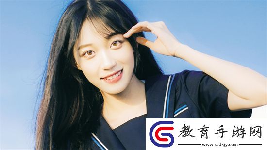 手指劃入縫隙挖水