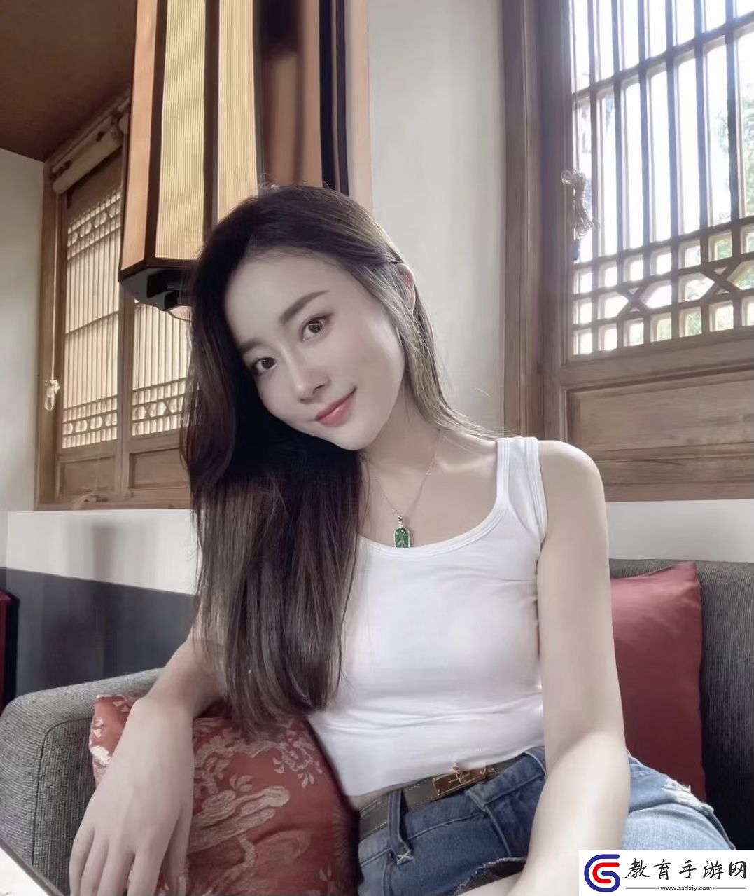 迷人唇妝！水蜜桃唇蜜嘟嘟唇：自然嘟嘟唇效果，深得女性消費者喜愛！