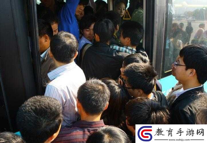 坐公交車被他人擠的真實感受