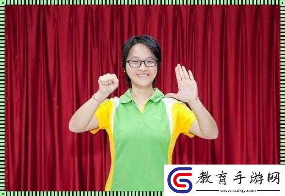 丫頭牦戶嘴巴一張一合的情感細膩展現