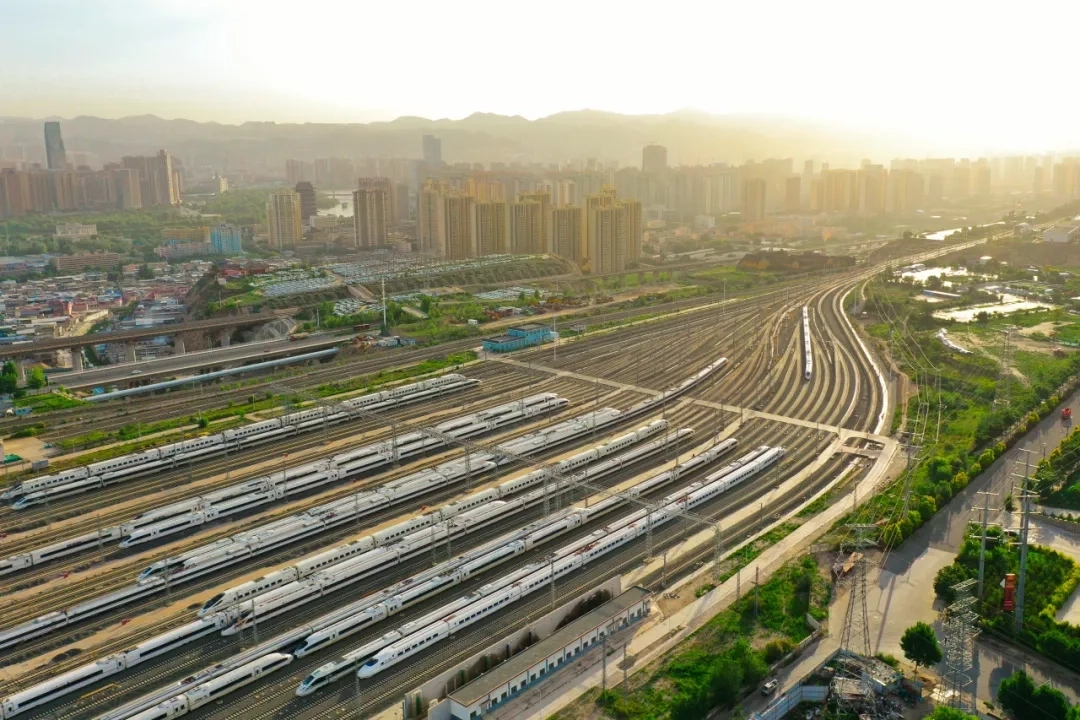 破紀錄！國慶黃金周鐵路累計發送旅客達1.77億人次