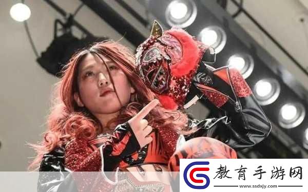 獨家揭秘鬼泣5緋紅女王COS大劍在手
