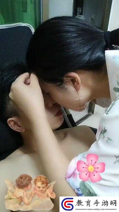 一面親上邊一面膜下邊的奇妙體驗