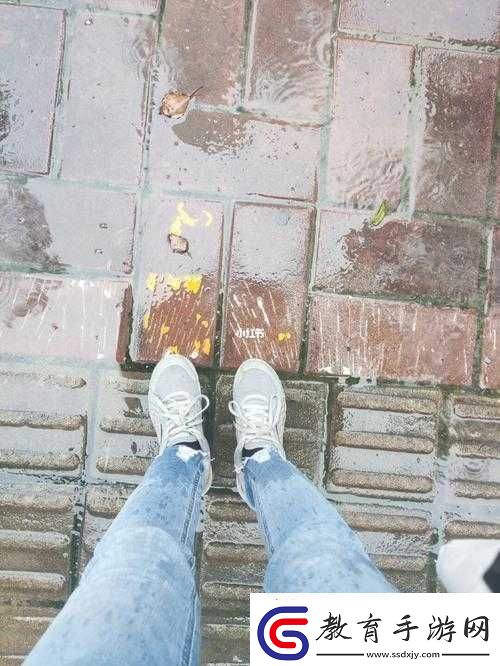 外勤中突然下雨麻妃