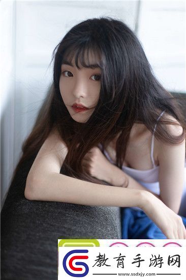 國產做受???777cos游戲全網爆火
