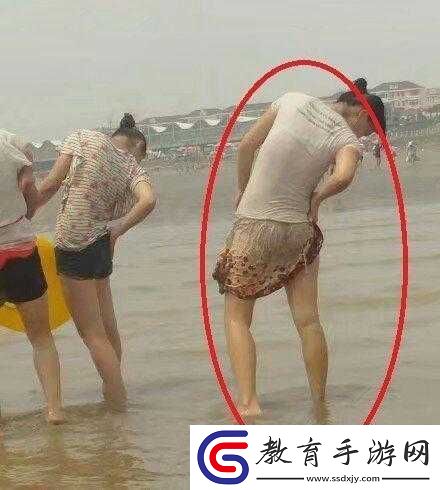 初一女生游泳是否可以只穿泳褲引發的爭議及思考