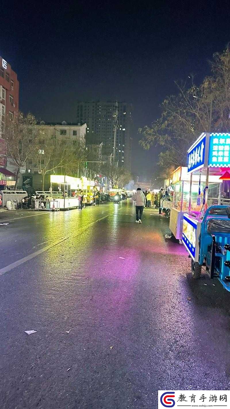 寒冷冬夜城中村相中剛回來的