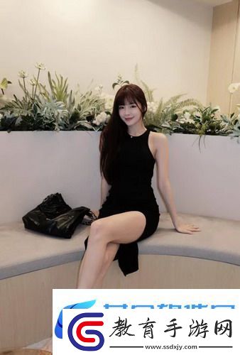 老師趴講臺把腿張開讓學(xué)生背單詞