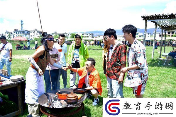 花樣新世界倪萍黃子弘凡體驗(yàn)潮人換裝短視頻