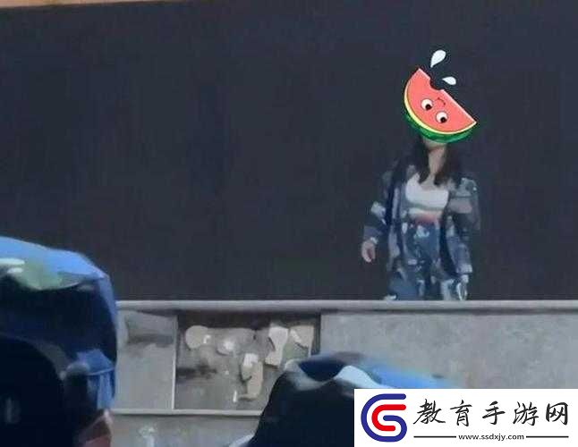 軍訓(xùn)大白兔蹦出來了突然火爆起來了平臺引發(fā)廣泛關(guān)注和熱議