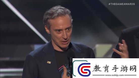 機器人獲獎感言向老任致敬遭譏諷