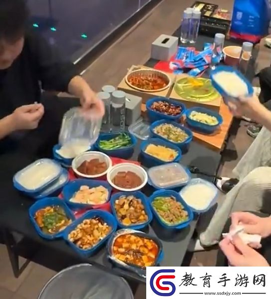 回LCK開始攻擊中國Ruler吐槽中國伙食差實際在JDG手拿兩碗大肆干飯